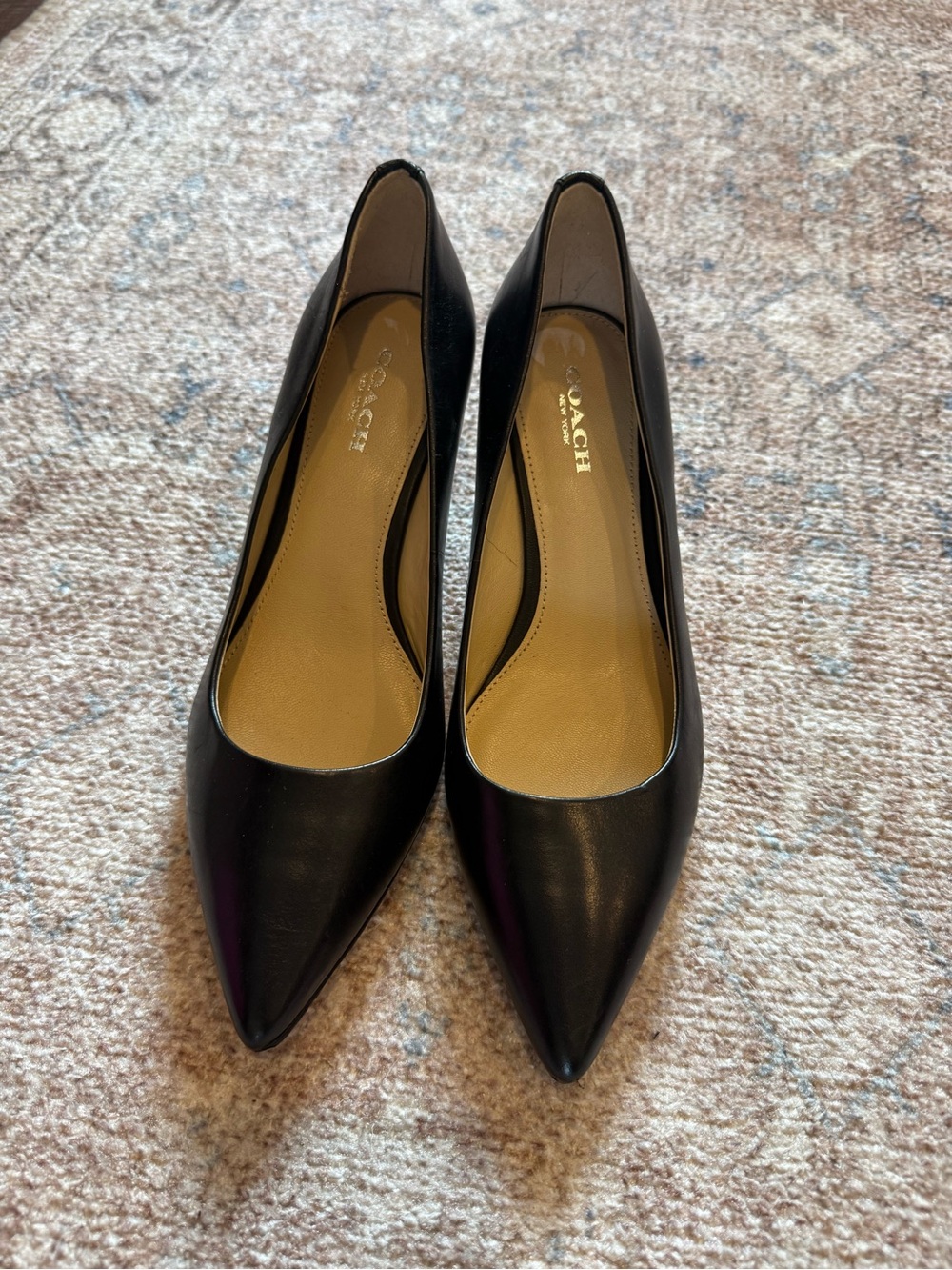 Coach Black Leather Pointed Toe Pumps Heels Size 6B